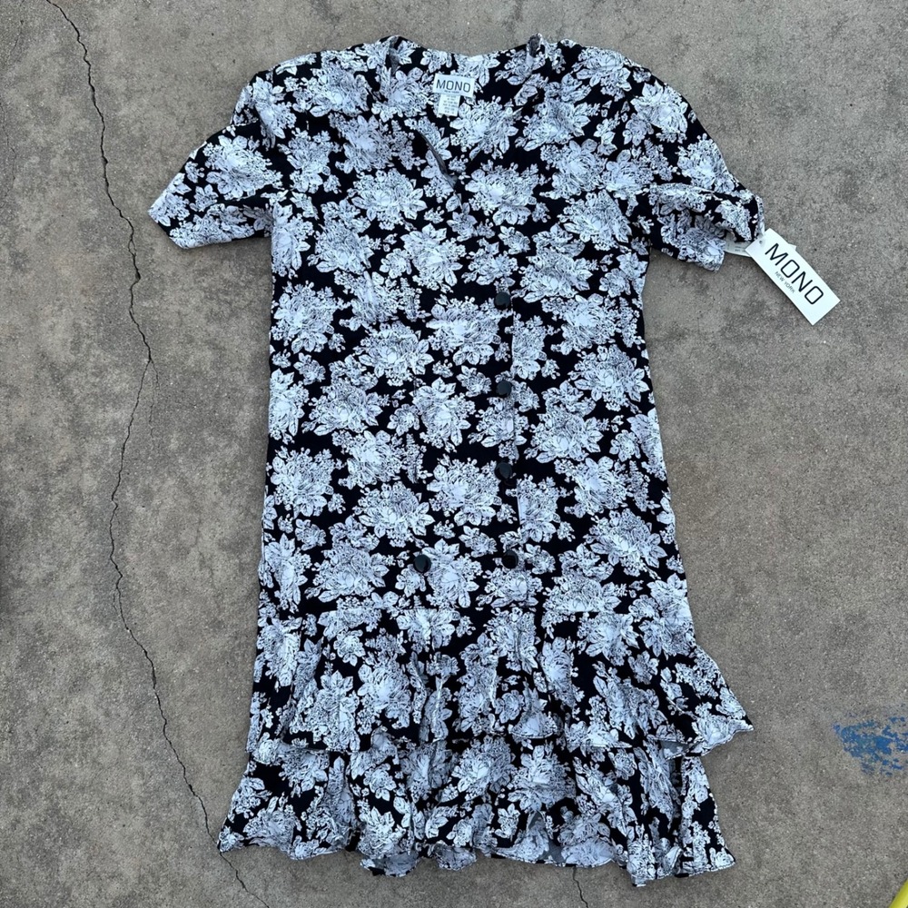 MONO Floral Dress Ruffle‎ Hem Button Front Short Sleeve Black White Size 16
